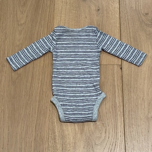 2 Carter’s child of mine Newborn Long Sleeve Onesie - Picture 5 of 6